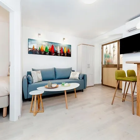 Apartment Amici With Terrace In Center Of Rovinj Exterior photo