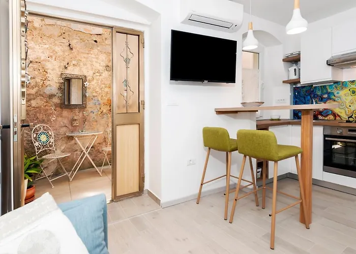 Apartment Amici With Terrace In Center Of Rovinj